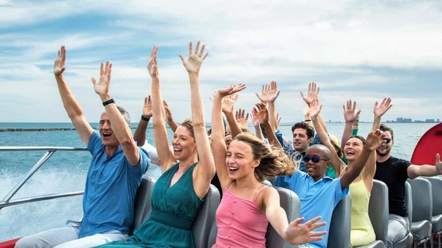 City Cruises Chicago: Seadog Lakefront Speedboat Ride - The guide and captain energy: why the narration matters