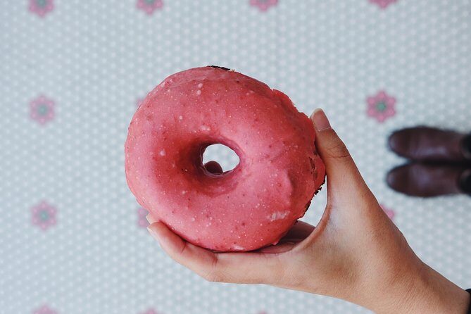 Delicious Donuts & City Sights: Chicago's Original Donut Tour - Starting at Doughnut Vault, ending at Do-Rite near Michigan and Erie