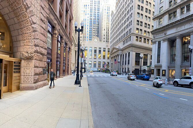 Downtown Chicago TV and Movie Sites Guided Walking Tour - Stop 1: Willis Tower and the Ferris Bueller connection