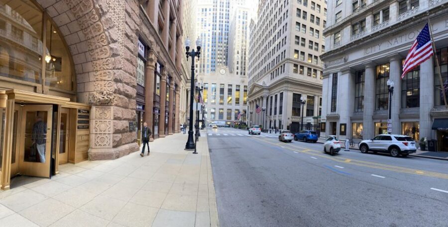 Downtown Chicago TV & Movie Filming Locations Walking Tour - Where the Tour Starts: Roosevelt University at 430 S Michigan Ave