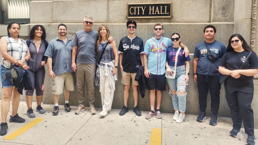 Downtown Chicago TV & Movie Filming Locations Walking Tour - Ferris Bueller’s Day Off: Seeing the Parade Route in Real Life