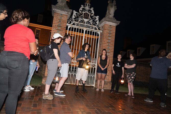 Embers of the Windy City: Chilling Chicago Ghost Tours - The Guides Make or Break the Mood: Names You Might Get