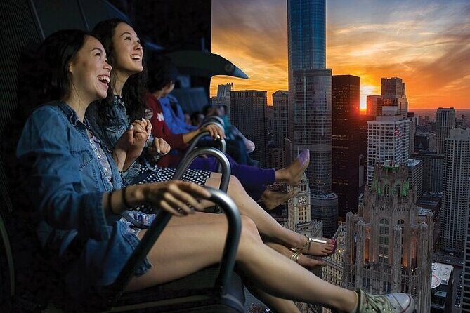 Flyover in Chicago - Chicago Skyline Screen Time: Getting the Big Picture Fast