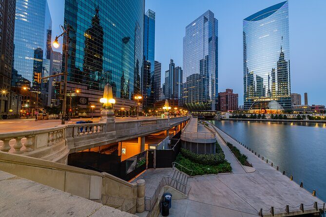 Ghosts of Chicago Family Friendly Ghost Tour - Weather, Shoes, and Who This Tour Suits Best