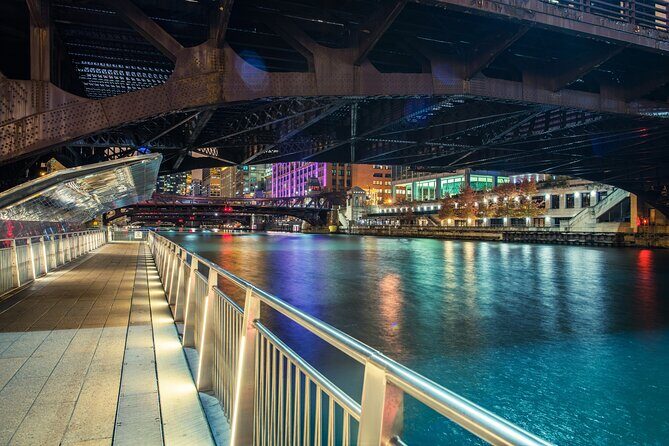 Ghosts of Chicago Family Friendly Ghost Tour - Stop-by-Stop: 7 Landmarks and the Ghost Stories They Carry
