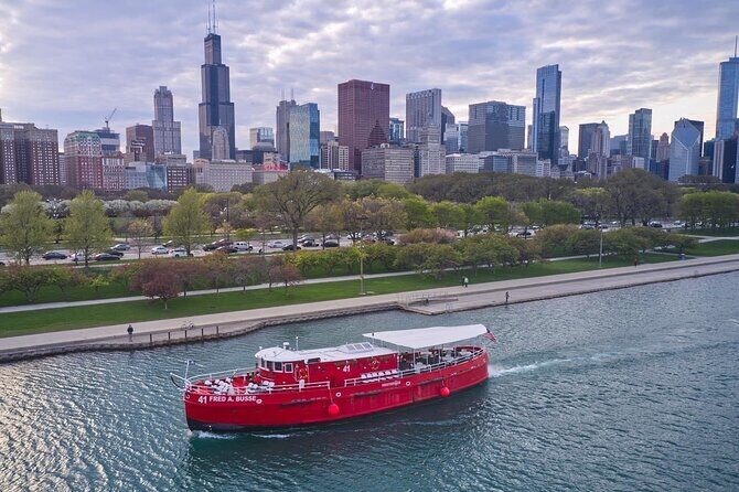 Historical and Architectural Chicago Fireboat River & Lake Cruise - Lake Michigan to the Chicago River: The Route That Changes the Views