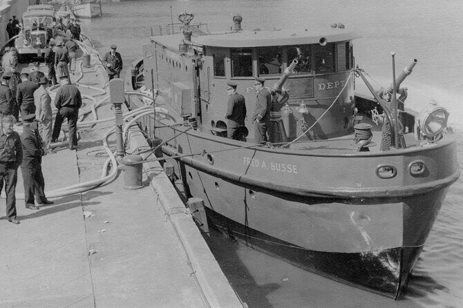 Historical and Architectural Chicago Fireboat River & Lake Cruise - Why the $47 Price Usually Works for First-Time Visitors