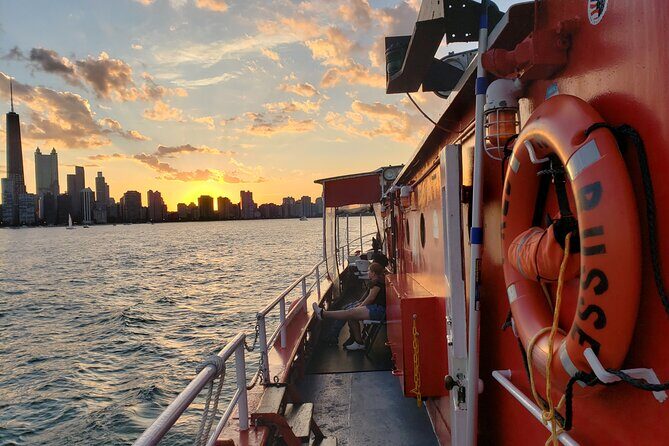 Historical and Architectural Chicago Fireboat River & Lake Cruise - On-Board Comfort: Seating, Sightlines, and Where to Stand