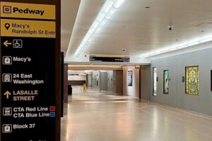 Holiday Walking Tour: Underground Chicago via the Pedway - Starting at Swissotel Chicago and learning how the Pedway works