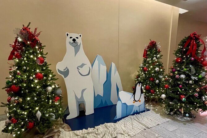 Holiday Walking Tour: Underground Chicago via the Pedway - Block 37 and the City Hall area: Pedway stroll plus civic Chicago