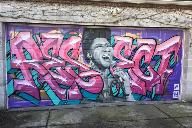 Offbeat Street Art Tour of Chicago: Urban Graffiti, Art, and Murals - How to get the most from the guide (without talking the whole time)