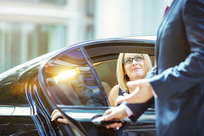 O'Hare Airport Transfer to Chicago, Sedan, Curbside - Top Rated - Why It’s Worth Your Attention (And When It Isn’t)
