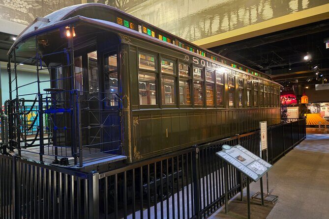 Private Chicago History Museum Tour - Chicago History Museum: the stop where your tour starts