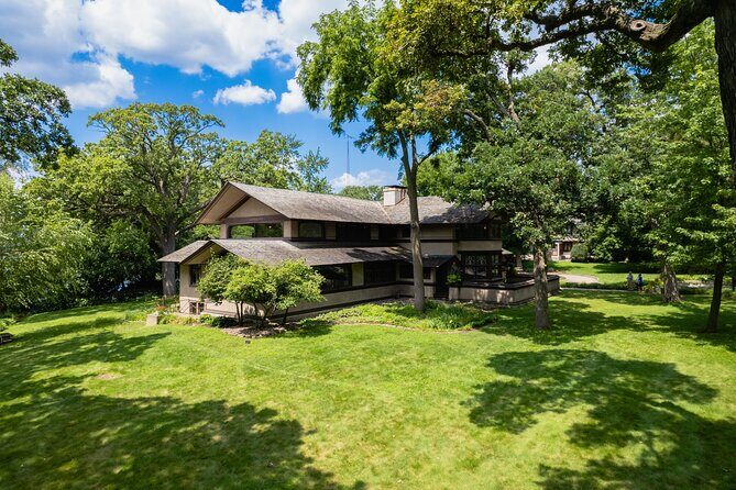Private Frank Lloyd Wright Architectural Tour by Luxury Vehicle - What this tour really includes: drive-by access, not a guided lecture