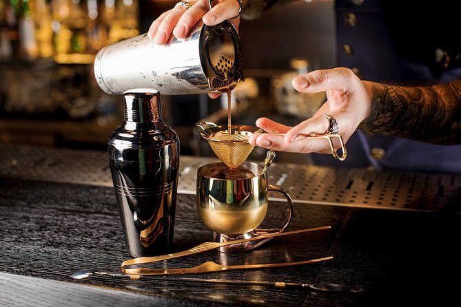 Private Speakeasy Pub Crawl in Chicago with Local Historian - Why a local historian changes the whole night