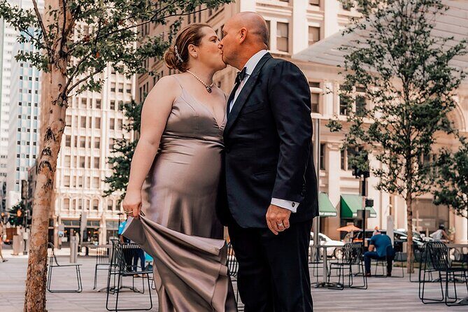 Private Vacation Photoshoot with Photographer in Chicago - How the Photographer Runs the Session (And What You’ll Actually Do)