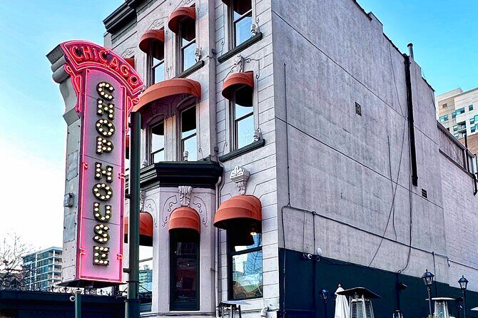 Retro River North Walking Tour - Stop 6: Redhead Piano Bar and its vintage neon sign