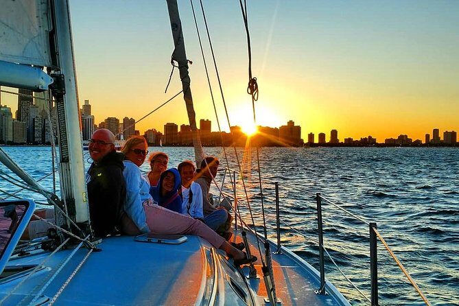 Serene Private Sunset Sail on Lake Michigan - Navy Pier, Chicago - The 2-hour rhythm: what you can realistically plan