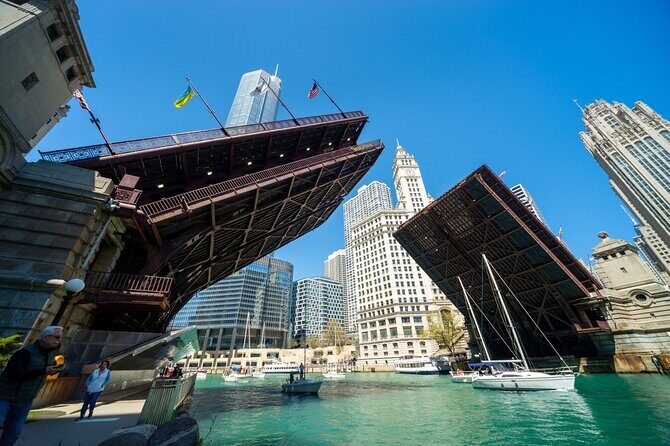 Small Group History And Architecture Walking Tour of Chicago - Tribune Tower and DuSable Bridge: When History Has Shape