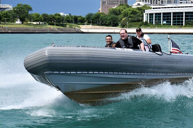 Small-Group Sightseeing Boat Tour in Chicago - Adler Planetarium: museum campus views that make Chicago feel built for curiosity