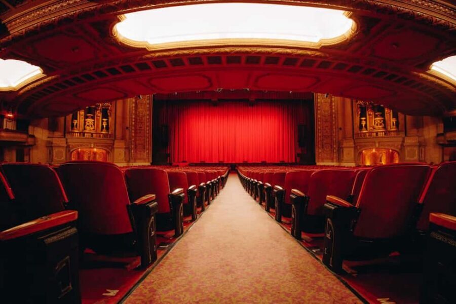 The Chicago Theatre Tour Experience - Why the Chicago Theatre tour is more than a quick look