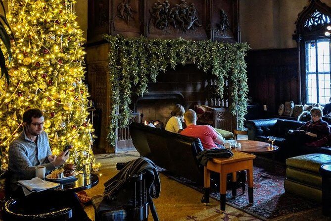 The Christmas Tree Crawl Experience Chicago at the Holidays - Key Highlights You’ll Actually Feel on the Walk