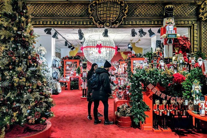 The Christmas Tree Crawl Experience Chicago at the Holidays - Who Should Book This Christmas Tree Crawl?