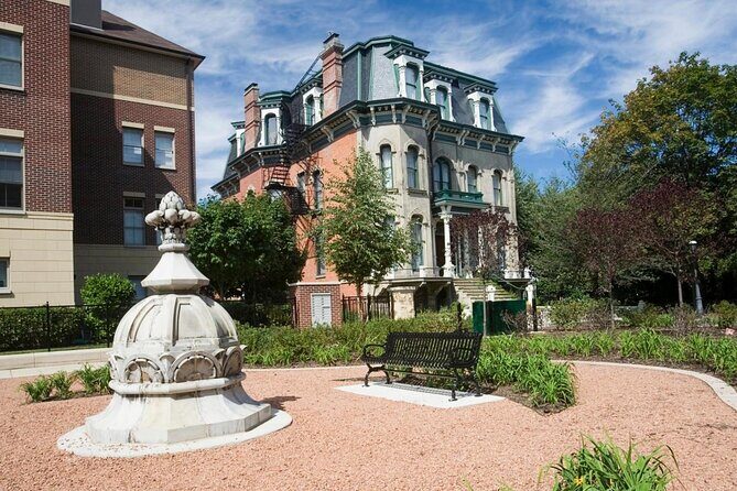 The Devil in the White City: A Haunting History Tour - A 3-hour haunted-history loop that still feels like Chicago