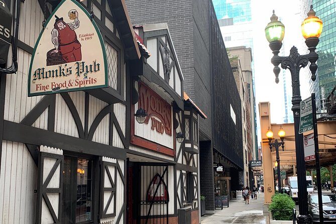 Walking Tour: Historic Chicago Pubs in River North and the Loop - The 4:00 pm schedule, walking pace, and small-group feel