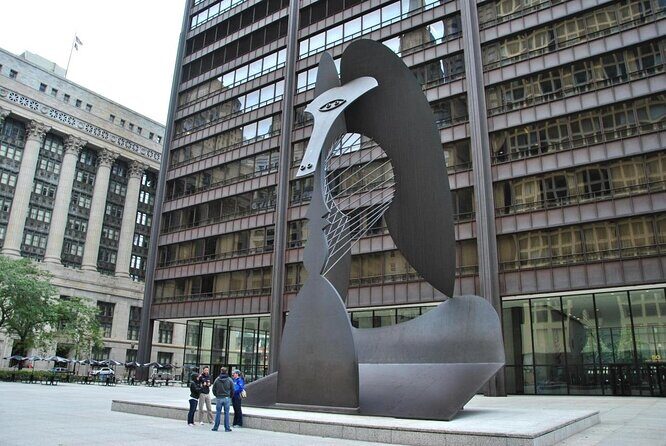 Your Way or the Highway: 2-hour Customized Private Walking Tour in Chicago - Starting at Pioneer Court: Quick Orientation, Easy Momentum